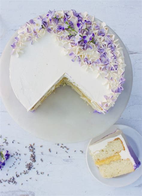 edible lavender flowers for cakes.